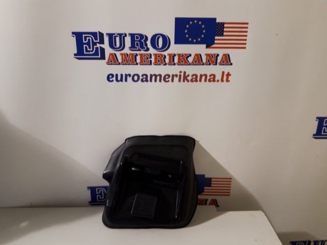 Oro paėmimo vamzdis (kairė)